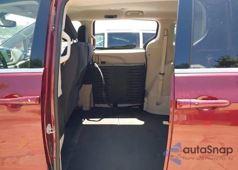 2022 Chrysler Voyager Lx z USA, uszkodzony, nr VIN 2C4RC1CG7NR162976